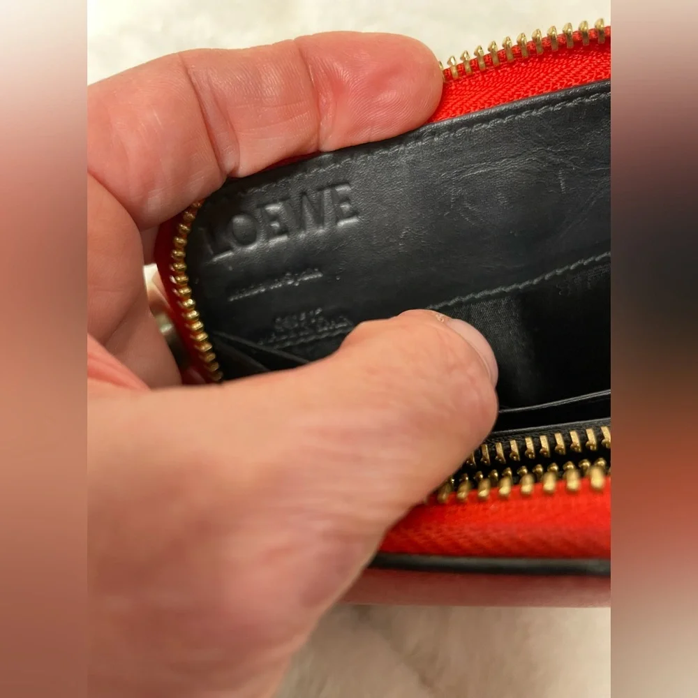 LOEWE RED LEATHER PUZZLE LONG ZIP WALLET - Picture 9 of 10